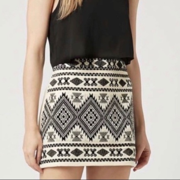 Topshop Dresses & Skirts - TOPSHOP Petite Blanket Mini Skirt Size 2